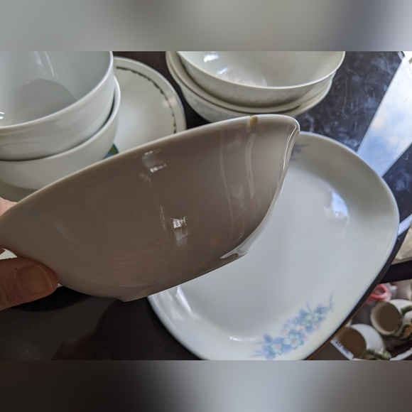 5/$35 Plates and bowls - Picture 4 of 6